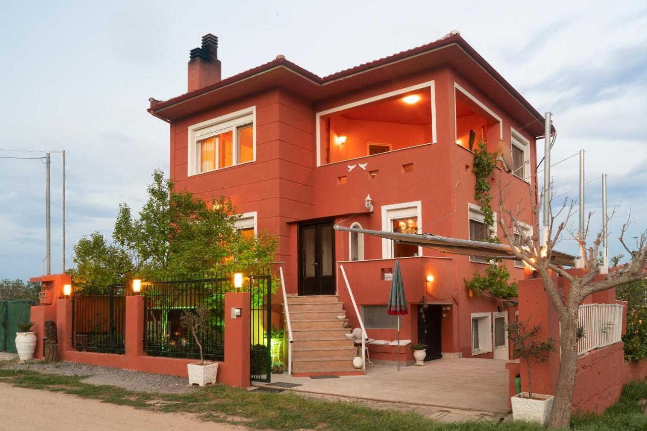 The House Dimitra Nea Fokaia Villa Exterior foto